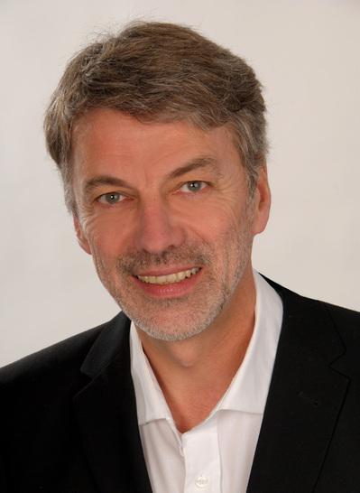 

Der Energieberater Dipl.-Ing. 

Thomas Königstein

ist Referent auf der Plattform 

www.energieberater-weiterbildung.info

und Autor bzw. Redakteur rund um das Thema Energie. 74072 Heilbronn, Telefon (0 15 73) 84 76 31 0, info@energie-bildung.de

