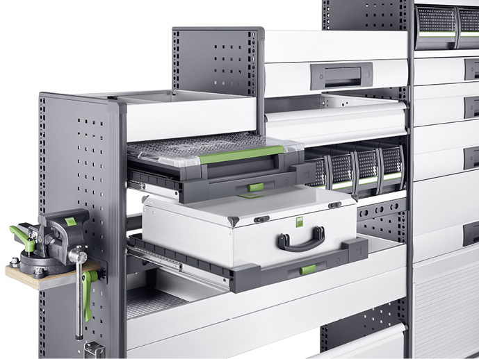 
Auf das Koffertablar von Bott passen sowohl die Bott-Koffersysteme als auch Koffer anderer Hersteller.
