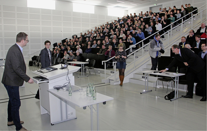 <p>

Volles Haus an der Fachhochschule: Das 17. Sanitärtechnische Symposium war mit 400 Teilnehmern ausgebucht. 

</p> - © ZVSHK
