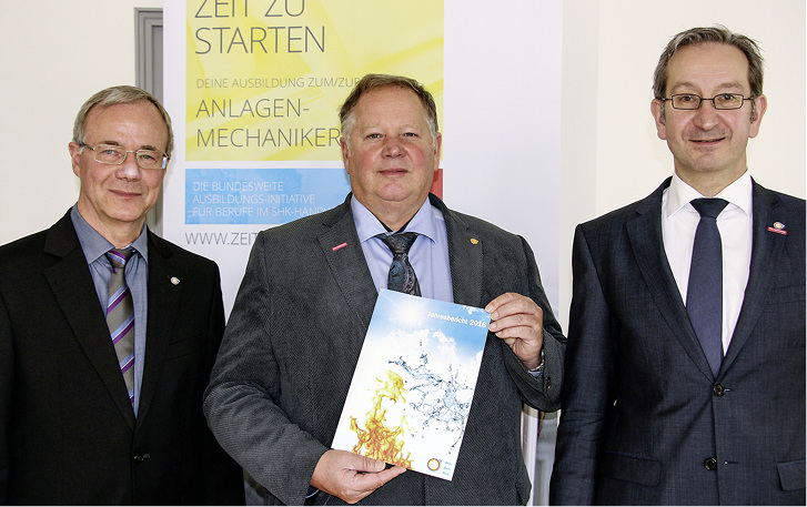 <p>
</p>

<p>
Geschäftsführer Dietmar Zahn, der Vorsitzende Joachim Butz und Hauptgeschäftsführer Wolfgang Becker (von links) stellten mit dem Jahresbericht 2016 die wirtschaftliche Situation im SHK-Handwerk dar.
</p> - © FVSHK Baden-Württemberg

