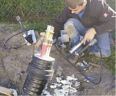 <p>
</p>

<p>
Um die Wärmeverluste so gering wie möglich zu halten, setzte man in Merching auf das CaldopexPlus-Nahwärmerohr von Enerpipe.
</p> - © Enerpipe

