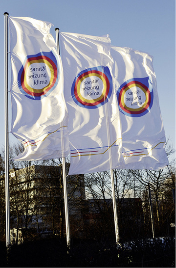 <p>
Der Eckring weht: Für den Kunden ist eine solche Fahne weithin sichtbares Zeichen für Fachkompetenz.
</p>
<p>
</p> - © ZVSHK
 
Der Eckring weht: Für den Kunden ist eine solche Fahne weithin sichtbares Zeichen für Fachkompetenz.