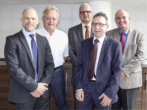 



Der neue Gesamtverband Messing-Sanitär (v. l.): Vorstandsvorsitzender Alexander Dehnelt, Christian Bruse, Peter Diekmann, Jürgen Christian Schütz und Geschäftsführer Hilbert Wann. 
