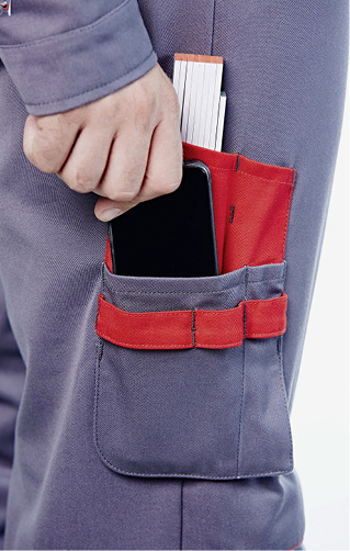 <p>
Praktisches Detail der Kollektion Ultra-Fit: Multifunktionstaschen.
</p>

<p>
</p> - © Initial Textil Service GmbH


