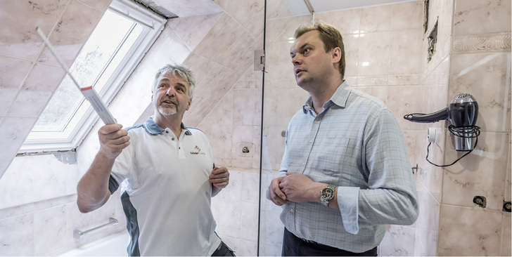 

Im Planungsgespräch mit dem Kunden wird der Badheizkörper eingeplant.





