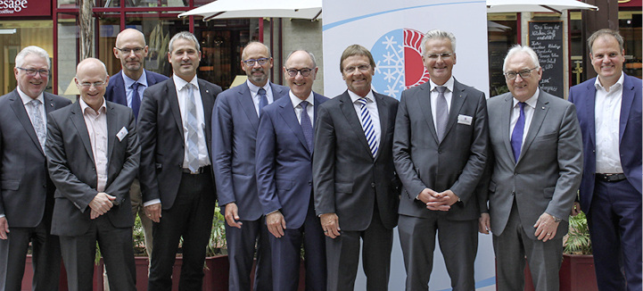 



FGK-Vorstand (v. l.): Robert Baumeister, Ulrich Eser, Marc-Oliver Stulz, Udo Jung, Gerhard Warnke, Ulrich Pfeiffenberger, Günther Mertz, Christoph Kaup, Manfred Greis, Dirk Müller. 
