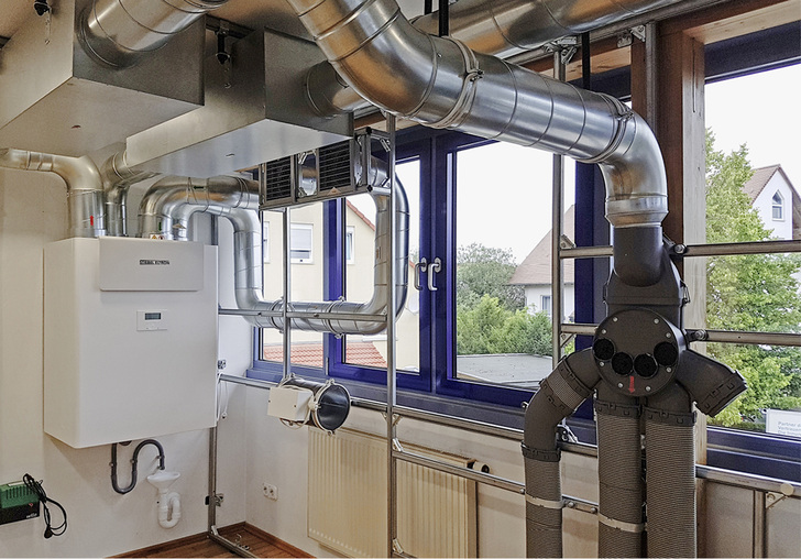 
Für die Weiterbildung zur SHK-Fachkraft für Kontrollierte Wohnraumlüftung hat die SHK-Innung Nürnberg/Fürth eigens einen Schulungsraum eingerichtet.



