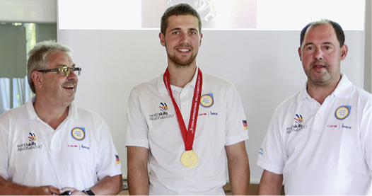 
Haben leider keine Goldmedaille bei den WorldSkills 2017 geholt (v.l.): Josef Bock, Lukas Heyn sowie André Schnabel.



