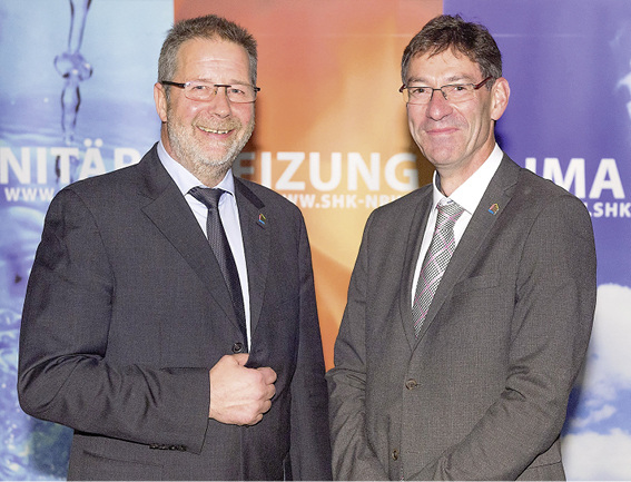 <p>
</p>

<p>
Bernd Schöllgen (links) ist der neue Landesinnungsmeister, Hauptgeschäftsführer Hans-Peter Sproten gratulierte zur Wahl.
</p> - © Rainer Schimm/Messe Essen

