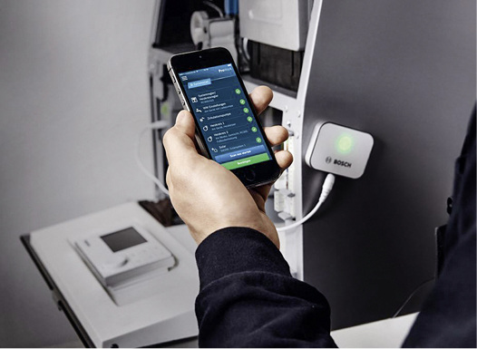 
Die Weiterbildung zum Buderus-Wärmepumpen-System-Experten vermittelt auch Kenntnisse in intelligenter Heiztechnik.



