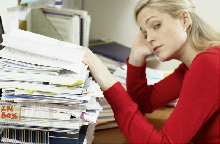 
Je mehr Lesestoff sich ansammelt, desto mühsamer ist es, ihn abzuarbeiten. Mit den richtigen Strategien kann man der Entstehung solcher Papierstapel vorbeugen.



