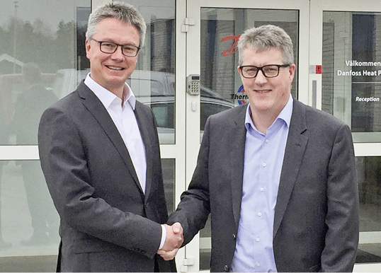 
Die Übernahme ist beschlossene Sache: Dr. Kai Schiefelbein, Stiebel Eltron (links), und Troels H. Petersen, Danfoss A/S.



