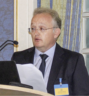 
Der stellvertretende GMS-Vorstandsvorsitzende Christian Bruse unterstrich die Bedeutung des fachlichen Austauschs zur beständigen Optimierung von Trinkwasser-Sanitärwerkstoffen.



