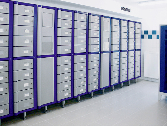 



Mit dem Schrankservice von Mewa herrscht Ordnung bei der Arbeitskleidung.
