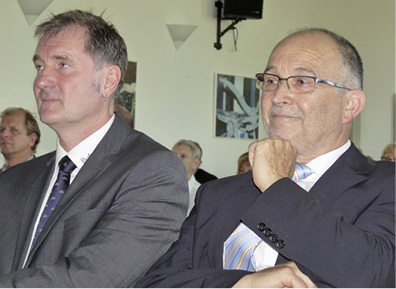 



Martin Wortmann-Vierthaler (links) folgt auf Lothar Walter im Amt des Schulleiters. 
