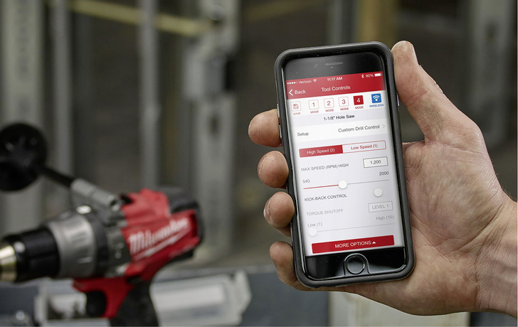 <p>
Wer Maschinen und Betriebsmittel lange suchen muss, verliert Zeit und Geld. Webbasierte Trackingsysteme für Maschinen, Geräte und Arbeitsmittel versprechen Abhilfe.
</p>

<p>
</p> - © Milwaukee Electric Tool

