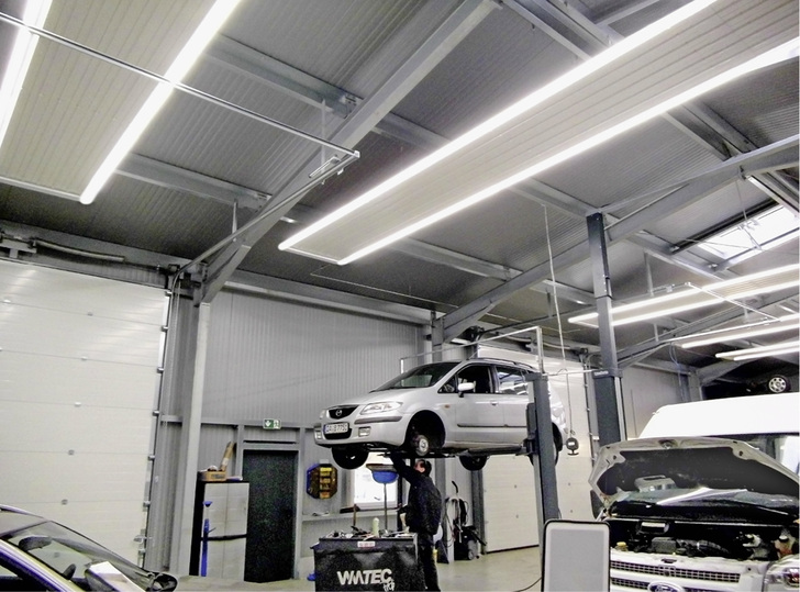 

Das neue Baukastensystem „KSP to go“ vereinfacht den Einsatz von Deckenstrahlplatten. Optional ist es mit Beleuchtung planbar. 





