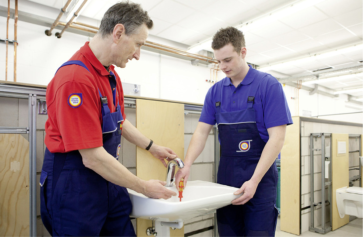 
Mit der neuen Tarifklausel liegt der tarifliche Einstiegslohn bei 11,62 Euro.



