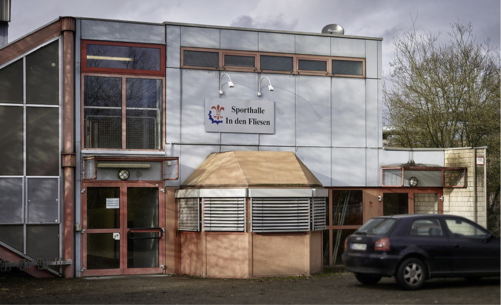 
Die Trinkwasseranlage der Sporthalle Saarlouis ist nach den Sanierungsarbeiten nun auch mit Spülstationen mit Viega Hygiene+ Funktion ausgestattet.



