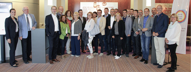 
Die Geschäftsführer der SHK- und OL-Innungen des Fachverbands Baden-Württemberg bei der „GF-Info“ in Korntal-Münchingen.



