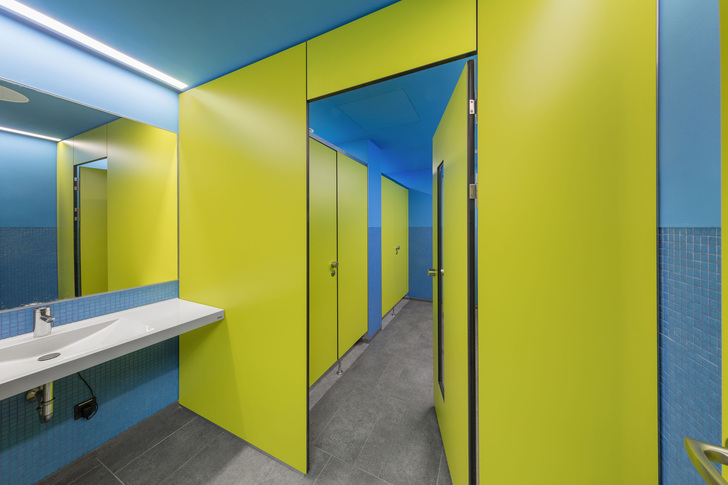 WC-Trennwandsystem PRIMO in Sonderfarbe Oliv U 19 509 VV