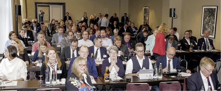 

Der ZVSHK veranstaltete eine Fachtagung zum Thema Pflegebad und stellte seine Studie für eine erfolgreiche ambulante Pflege im Bad vor.





