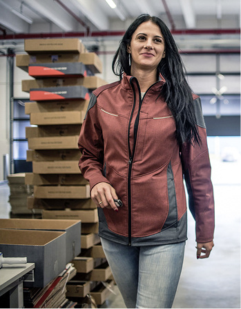 
Die Softshell- und Fleecejacken der Kollektion Hero Flex Workwear von Weitblick gibt es auch für Damen.



