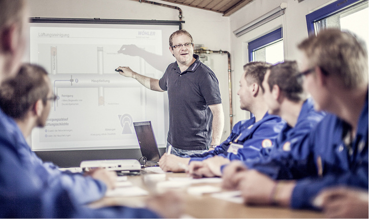 <p>
Ein Lehrgang mit Prüfung zertifiziert Handwerker als Lüftungsfachkräfte.
</p>
<p>
</p> - © Fotostudio Redeker / Wöhler
 
Ein Lehrgang mit Prüfung zertifiziert Handwerker als Lüftungsfachkräfte.