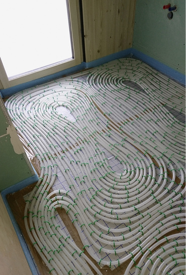 
War wohl mit sehr dünnem Fließ-estrich geplant.



