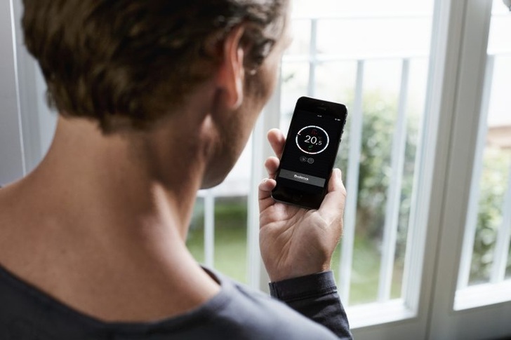 Wärmekomfort im Handumdrehen: Mit einem Smartphone und der passenden App kann die Heizung spontan den aktuellen Bedürfnissen angepasst werden.