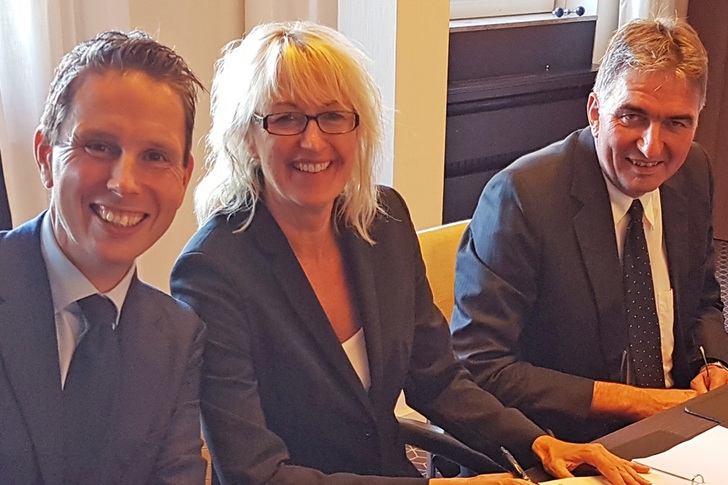 Jeroen Rook, Bergschenhoek Groep BV, Heike Skoberne und Sven Schuchmann, Geschäftsführer Skoberne GmbH (v. l.)