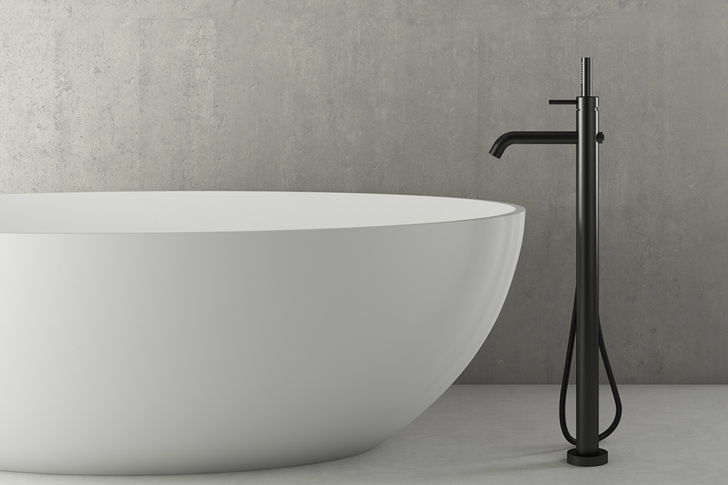 Nero 03 by Vallone in Kombination mit der Badewanne Iao by Vallone.