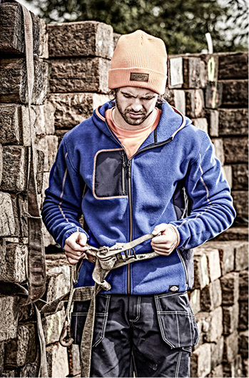 <p>
</p>
<p>
Zur Fleecejacke von Dickies in kräftigen Farben passt die gestrickte Beanie-Mütze.
</p> - © Dickies
 
Zur Fleecejacke von Dickies in kräftigen Farben passt die gestrickte Beanie-Mütze.