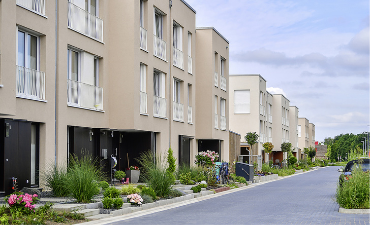 
Eine kontrollierte Wohnungslüftung ist in energieeffizient gebauten Häusern unverzichtbar. Im Vordergrund steht dabei eine optimale Raumluftqualität.



