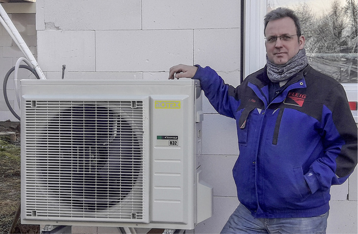 <p>

</p>

<p>

SHK-Unternehmer Oliver Fleig hat sich frühzeitig mit den Auswirkungen der F-Gase-Verordnung auf den Wärmepumpenmarkt befasst.

</p> - © Fleig Wärmetechnik
