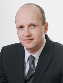 
Erik Zimmermann ist Gründer und Gesellschafter von Tool-Box.



