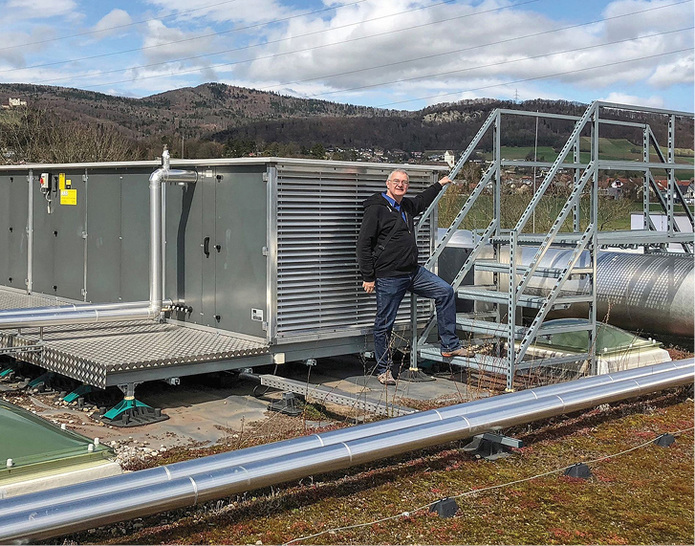 
Rainer Gizzi verwendete für die Installation dreier Fortluftanlagen das Montagesystem BIS Yeti von Walraven.



