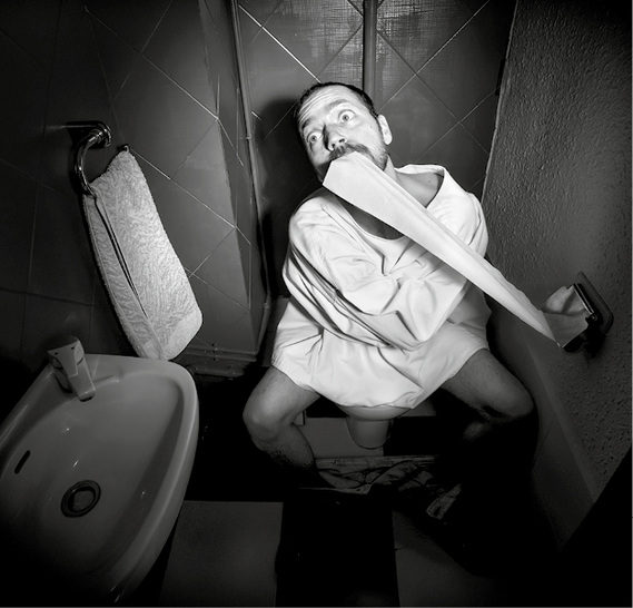<p>
</p>

<p>
Linkshänder kann der WC-Besuch in den Wahnsinn treiben. 
</p> - © jpique / Getty Images

