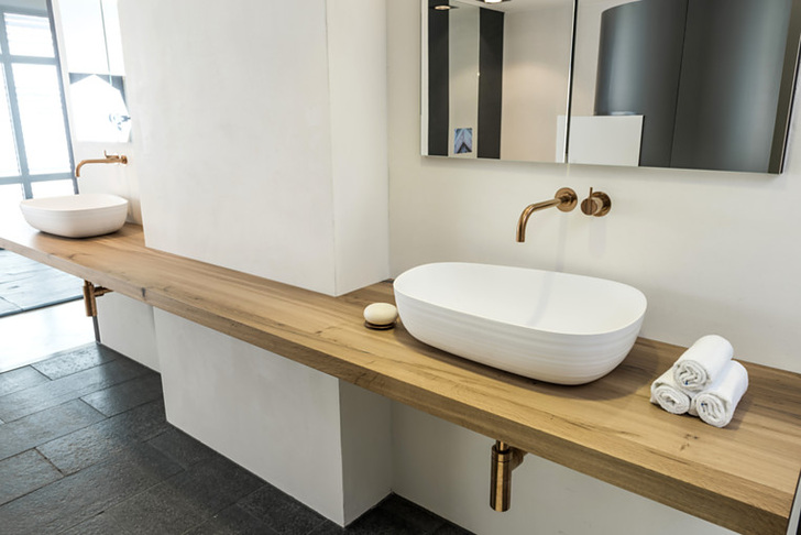 Holz ist ein wunderbares, natürliches Material, das sich mit jedem Einrichtungsstil kombinieren lässt, sei es modern oder rustikal.