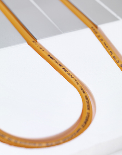 
Rehau verlegte ein modernes Flächenheizsystem in einem Flüchtlingscamp im Nordirak.



