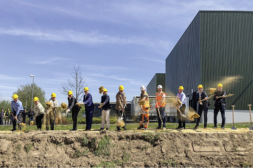 
Spatenstich für den Ausbau des Rehau-Standorts Triptis.



