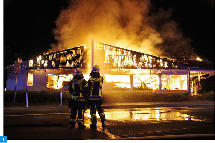 
Brennender Einkaufsmarkt in Kastel 2014



