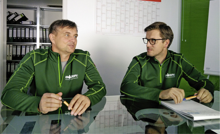 
Stephan Bauer (rechts) und Jürgen Keller sind Geschäftsführer der Bauer GmbH in Baden-Baden. Das Unternehmen wurde mehrere Monate von einem Coach begleitet, um u. a. den Generationswechsel einzuleiten (siehe Beitrag vorherige Seiten).



