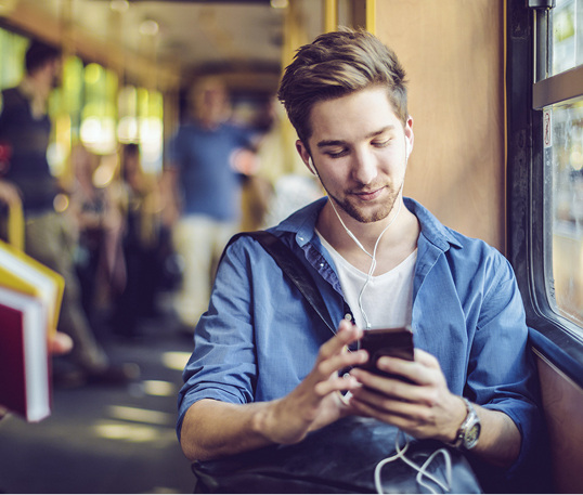 



In sechs Bundesländern gibt es günstige landesweite ÖPNV-Tickets für Azubis.
