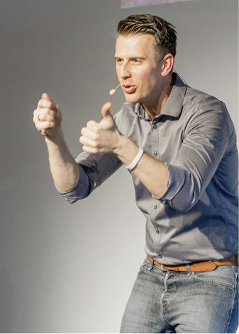 
Handwerker, Autor und Referent Jörg Mosler zeigt, wie Inhalte im Netz marketingwirksam platziert werden können. 



