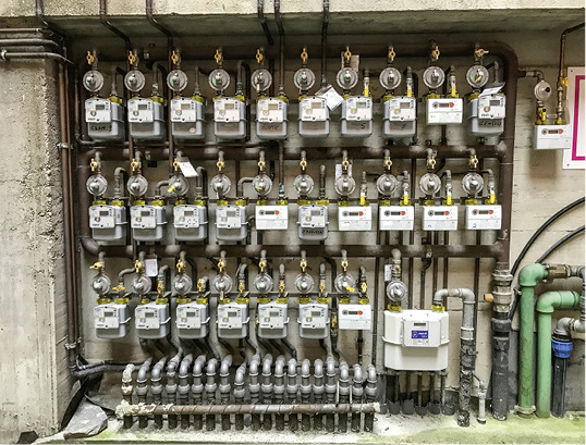 
29 Zähler in Reih und Glied.



