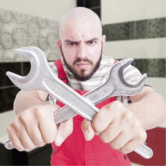 
Ist einem Handwerker ein teures Missgeschick unterlaufen, ist zu klären, ob und wieweit er für die daraus entstehenden Kosten aufkommen muss. 



