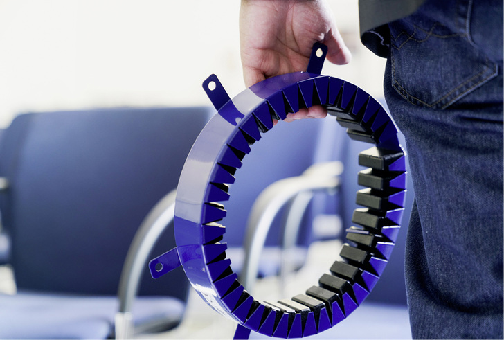 





Mit Brandschutzmanschetten wie der Curaflam XS Pro von Doyma wird die Übertragung von Feuer und Rauch aus dem Brandraum in benachbarte Bereiche unterbunden.

