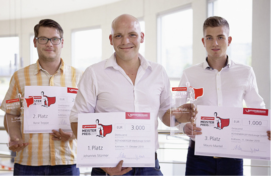 
Die Gewinner des Rothenberger Meisterpreises (v. l.): René Treppe (2. Platz), Johannes Stürmer (1. Platz) , Mauro Mantel (3. Platz). Nicht auf dem Bild: der ebenfalls zweitplatzierte Nathanael Liebergeld.



