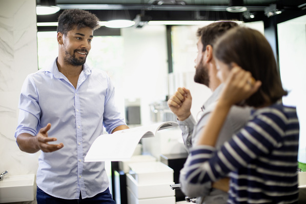 Ihr Trumpf als Verkäufer vor Ort liegt darin, den Kunden durch umfassende Beratung die Entscheidung zu erleichtern.